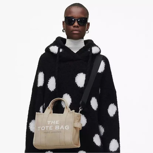 Marc Jacobs Tan Tote Bag with Black Strap - Brand New - Picture 7 of 8